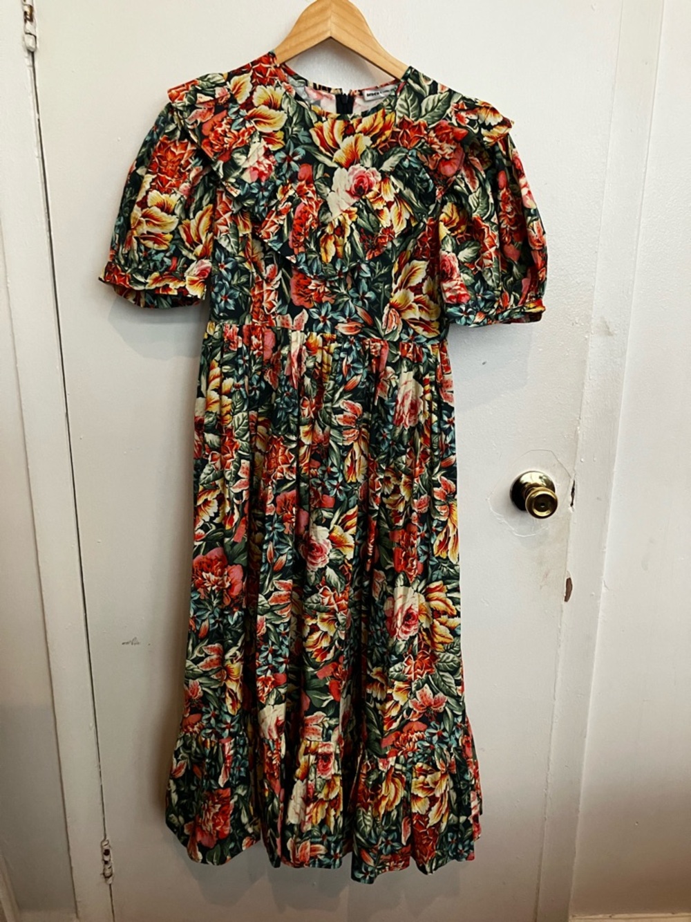 Batsheva Floral Puff-Sleeve Midi May Dress in Green and Coral cotton - Picture 3 of 6